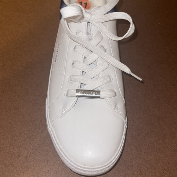 Tommy Hilfiger TWLORIO-R White/Blue Sneakers - Picture 8 of 10